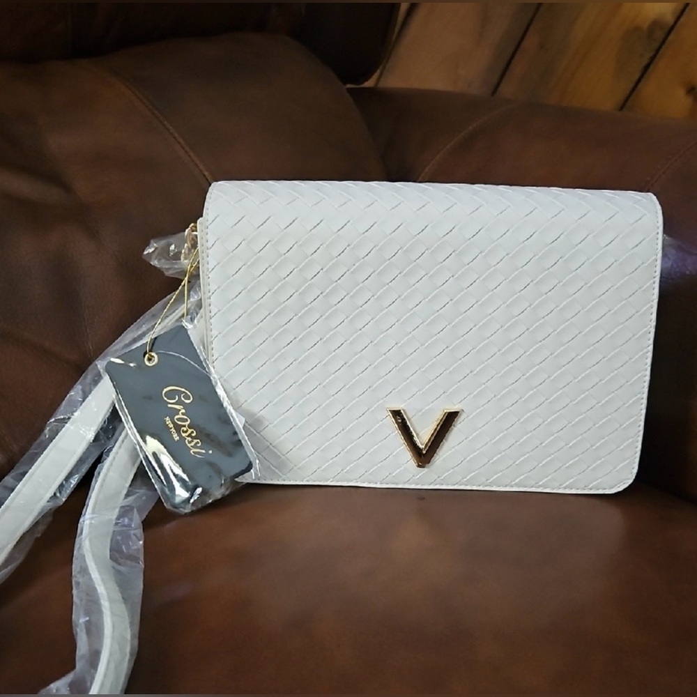 NWT Crossi New York Haven Flap Woven White Crossbody Bag with Gold Chain Vegan